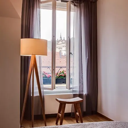 Amavi Mostecka Apartments *