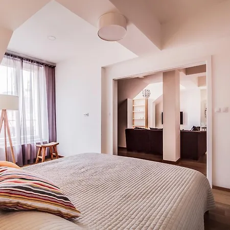아파트 Amavi Mostecka Apartments *